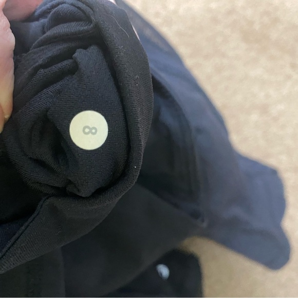 Lululemon Women’s Cropped Black Leggings with Mesh Size 8 - Picture 3 of 12